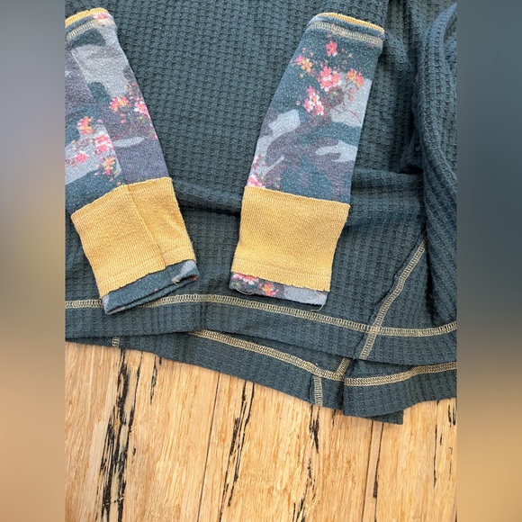 Free People flowy waffle top - Picture 11 of 13